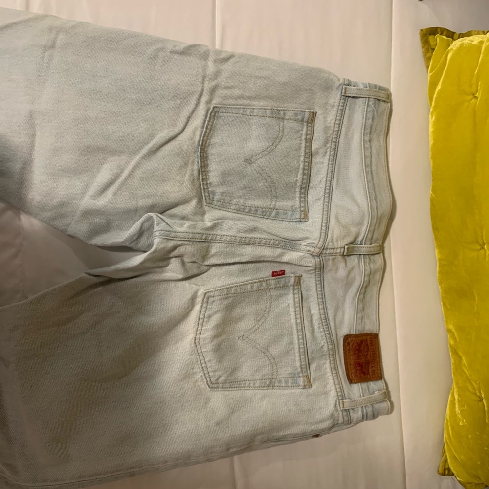 Levi’s mom jeans